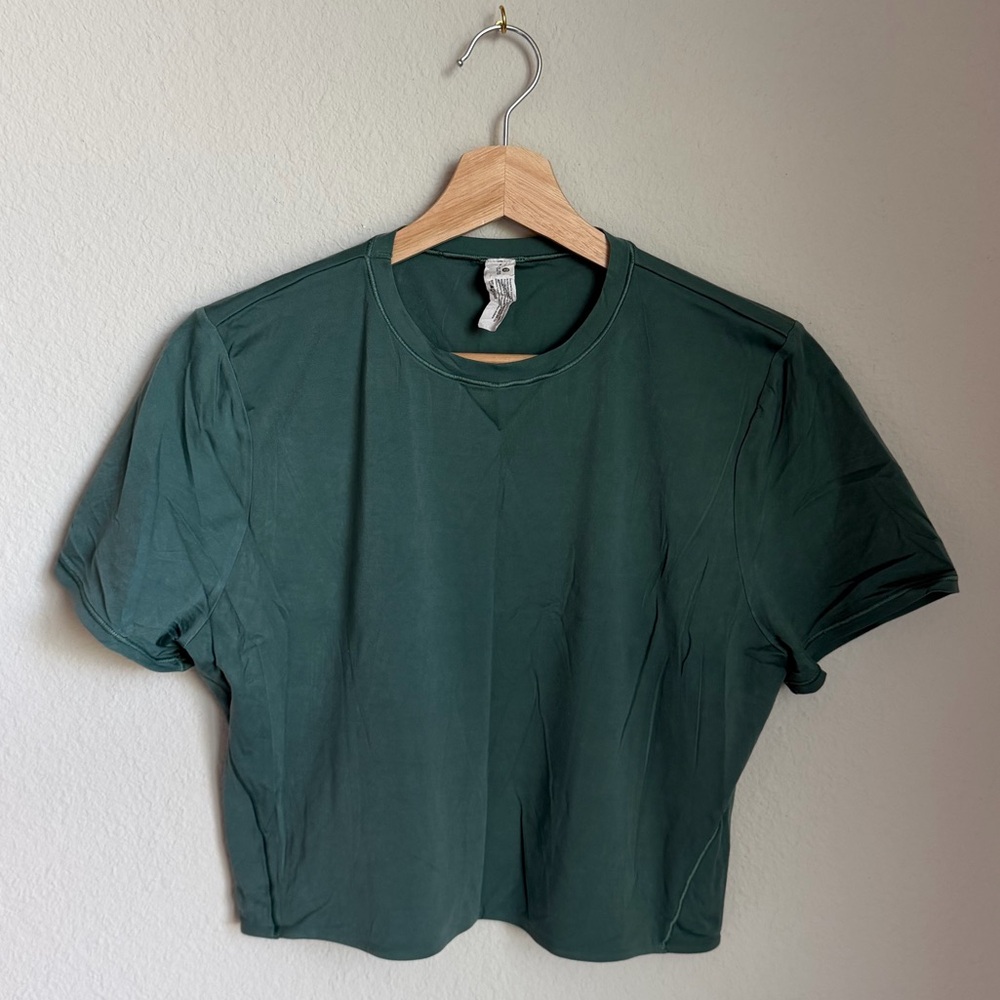Lululemon | Green Crop Tee